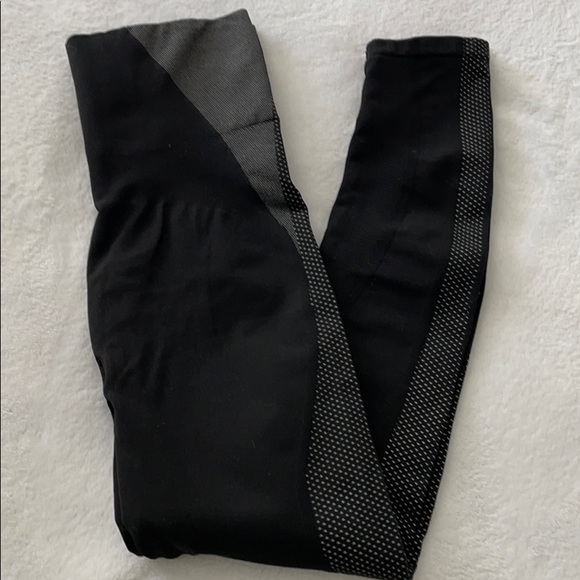 Spanx Leggings - Picture 4 of 8